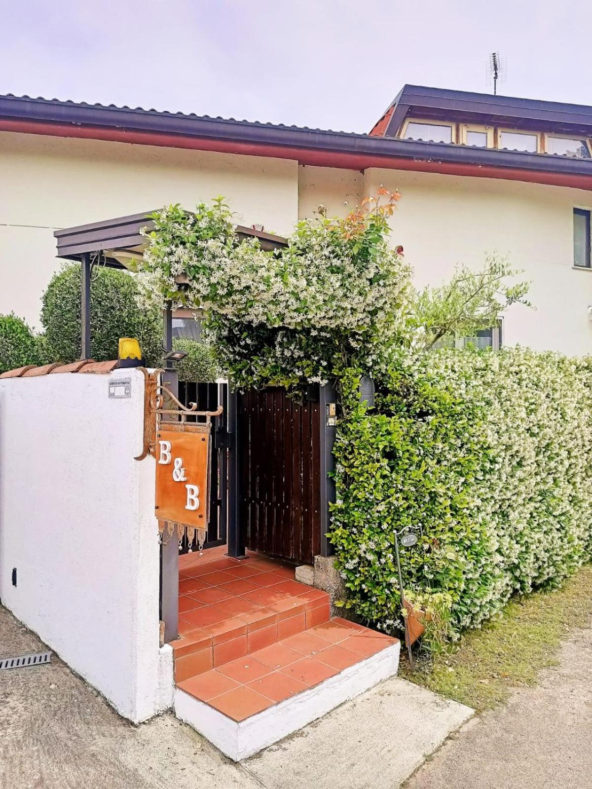 Villa Sabry Turriaco Exterior foto